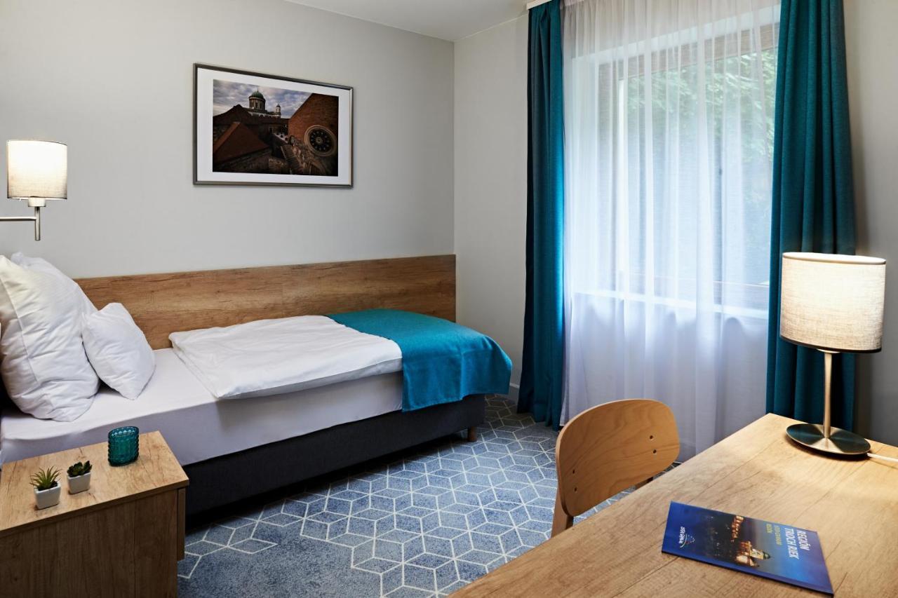 Hotel Adalbert Szent Tamas Haz Estergon Dış mekan fotoğraf
